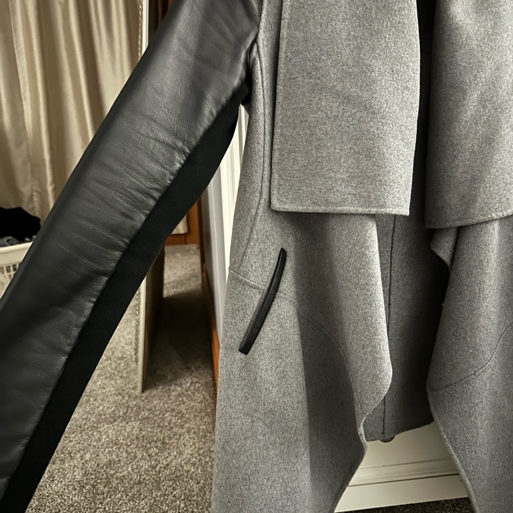 Women’s Mackage wool coat - Picture 4 of 4